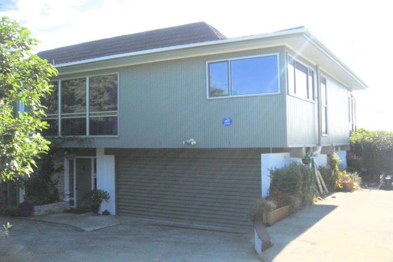 Photo of property in 15 Copperfield Terrace, Mellons Bay, Auckland, 2014