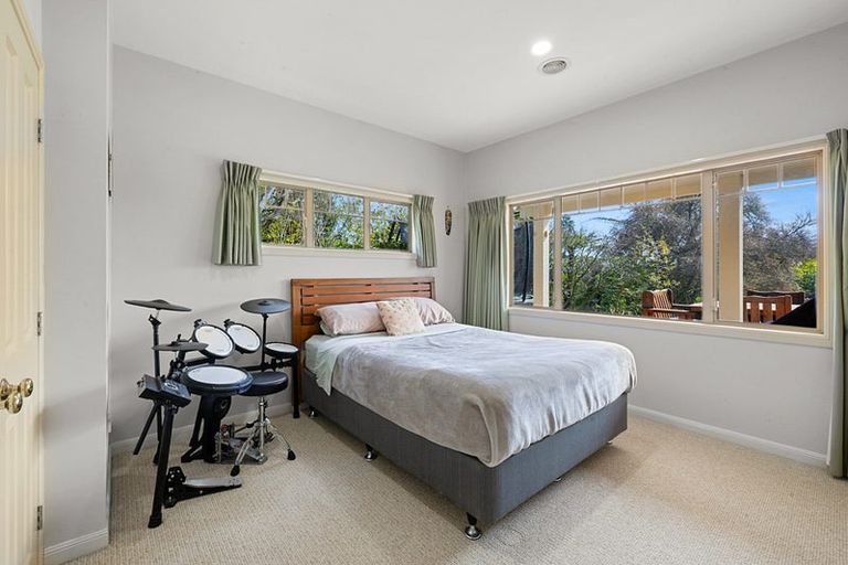 Photo of property in 26 Shelter Grove, Frankleigh Park, New Plymouth, 4310