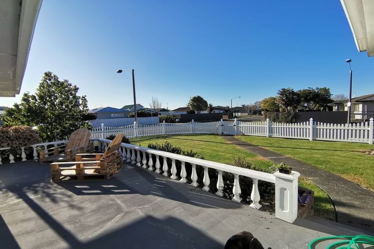 Photo of property in 1 Chester Place, Taradale, Napier, 4112
