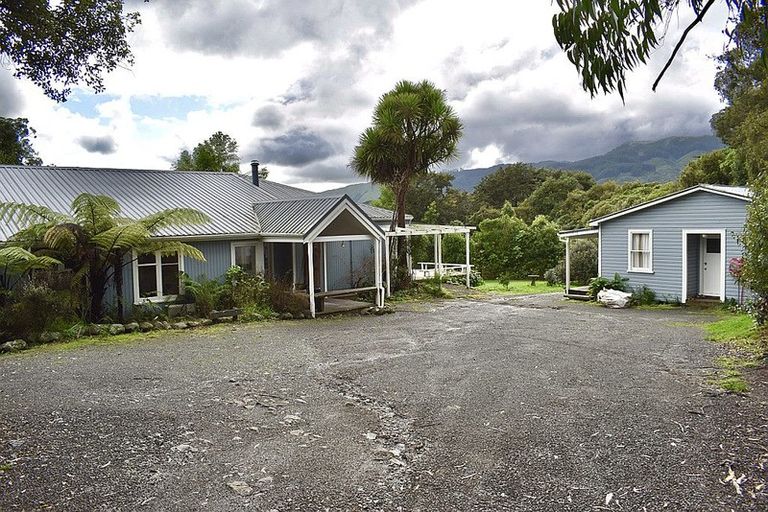 Photo of property in 733 Otaki Gorge Road, Hautere, Otaki, 5582