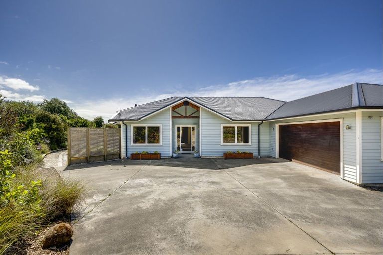 Photo of property in 23 Waipuka Road, Waimarama, Havelock North, 4294