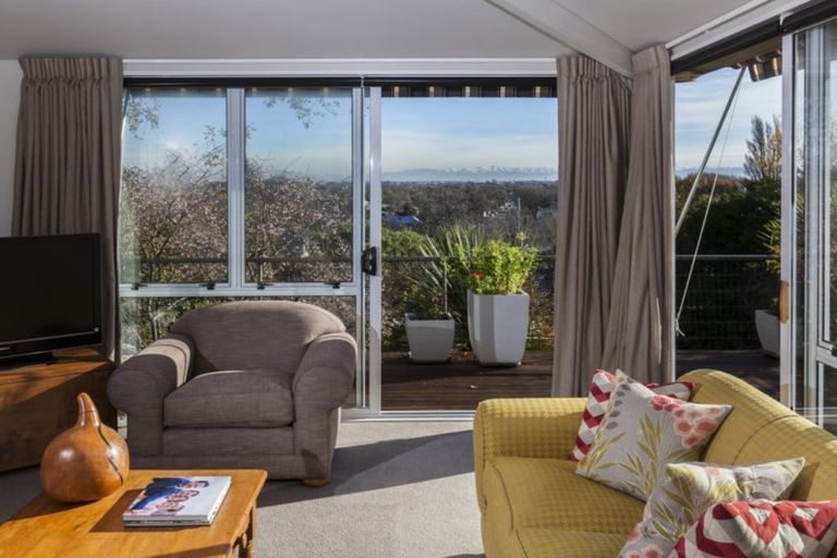 Photo of property in 8 Rhodesvale Terrace, Cashmere, Christchurch, 8022