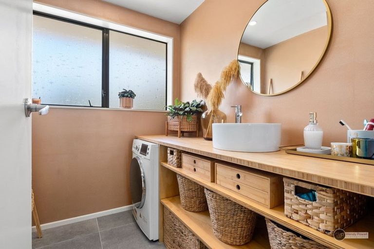 Photo of property in 1/44 Cruickshank Road, Clouston Park, Upper Hutt, 5018