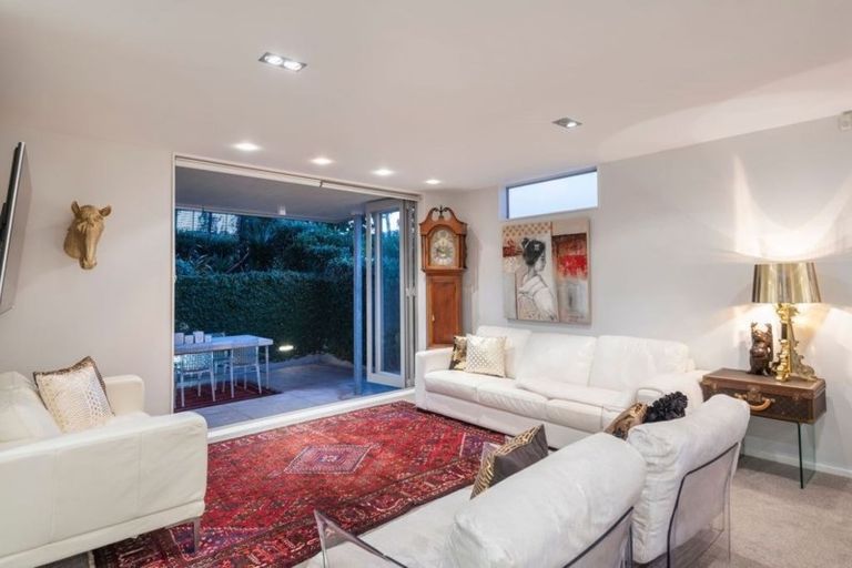 Photo of property in 1/22 Matipo Road, Mairangi Bay, Auckland, 0630