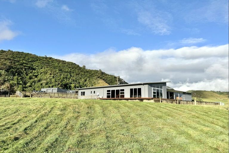 Photo of property in 177 Te Mahoe Road, Mokau, 4376
