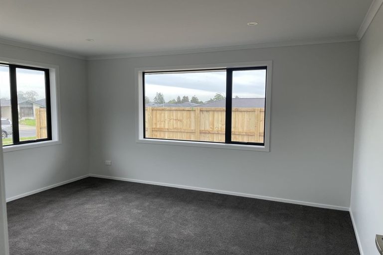 Photo of property in 77 Murray Ward Drive, Te Kauwhata, 3710