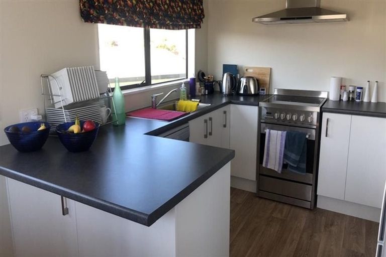 Photo of property in 2/111 Parkers Road, Tahunanui, Nelson, 7011