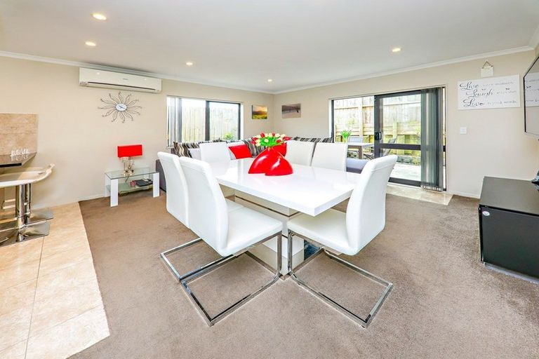 Photo of property in 18 Andover Way, Goodwood Heights, Auckland, 2105