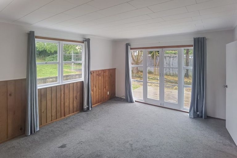 Photo of property in 31 Lowtherhurst Road, Massey, Auckland, 0614