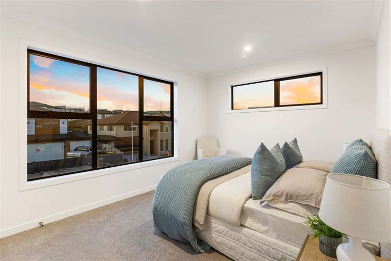 Photo of property in 6 Luff Place, Long Bay, Auckland, 0630