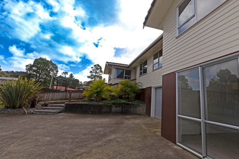 Photo of property in 1 Shale Avenue, Massey, Auckland, 0614