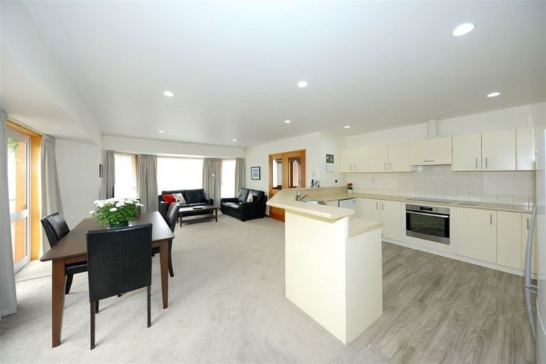 Photo of property in 3 Althorp Place, Avonhead, Christchurch, 8042