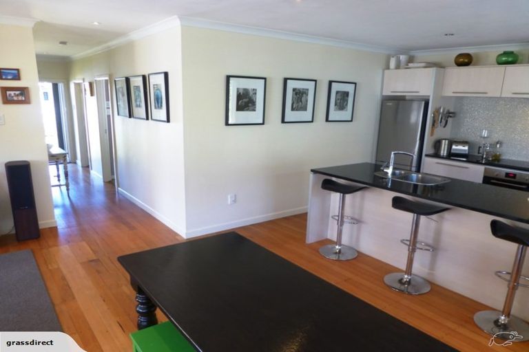 Photo of property in 6 Nelson Avenue, Northcote Point, Auckland, 0627