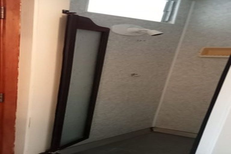 Photo of property in 1/21 Mcbreen Avenue, Northcote, Auckland, 0627