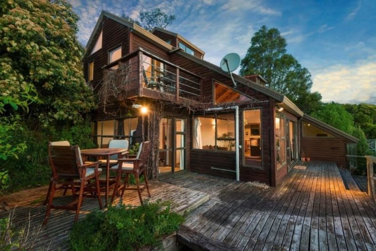 Photo of property in 11 Challis Place, Mount Pleasant, Christchurch, 8081