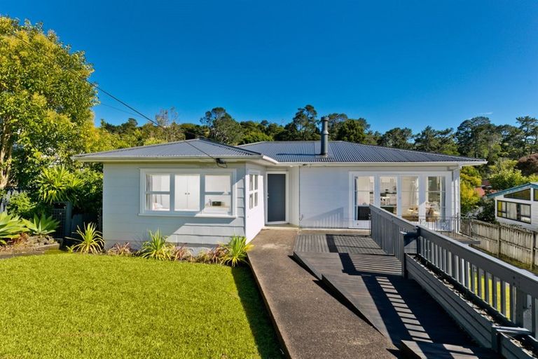 Photo of property in 38 Woodside Road, Massey, Auckland, 0614
