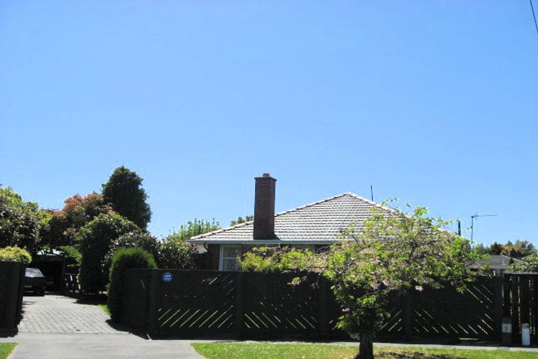 Photo of property in 18 Ilfracombe Place, Burnside, Christchurch, 8053