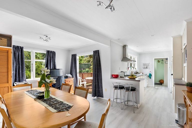 Photo of property in 337 Stokes Valley Road, Stokes Valley, Lower Hutt, 5019