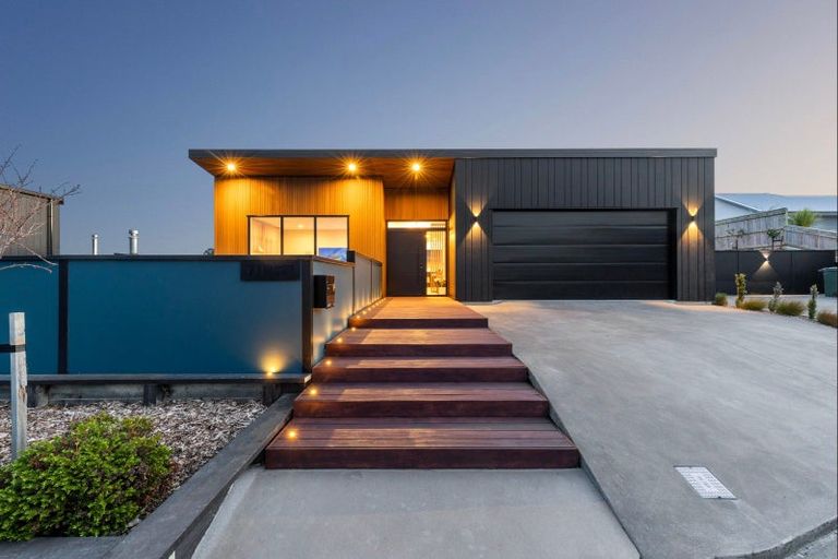 Photo of property in 7 Edenmore Terrace, Fitzherbert, Palmerston North, 4410