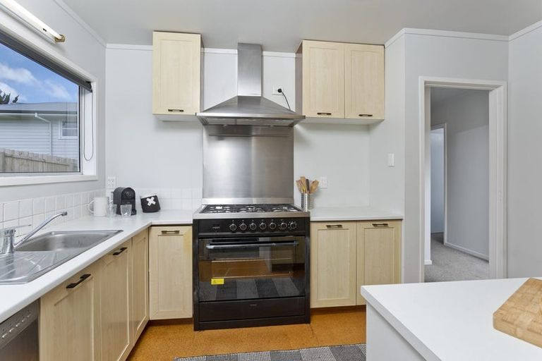 Photo of property in 3 Dunraven Place, Torbay, Auckland, 0630