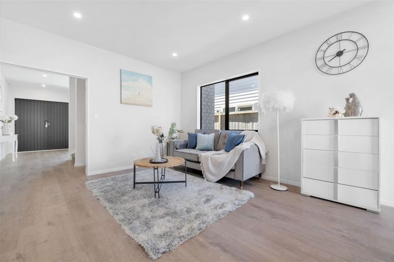 Photo of property in 48 Hikuawa Road, Flat Bush, Auckland, 2019