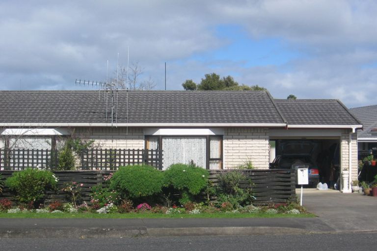 Photo of property in 2a Dinniss Avenue, Regent, Whangarei, 0112