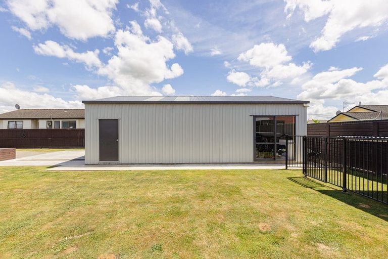 Photo of property in 7 Colonial Place, Kelvin Grove, Palmerston North, 4414