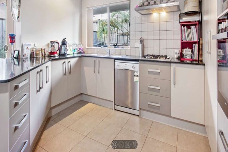 Photo of property in 34 Heidi Crescent, Flat Bush, Auckland, 2016