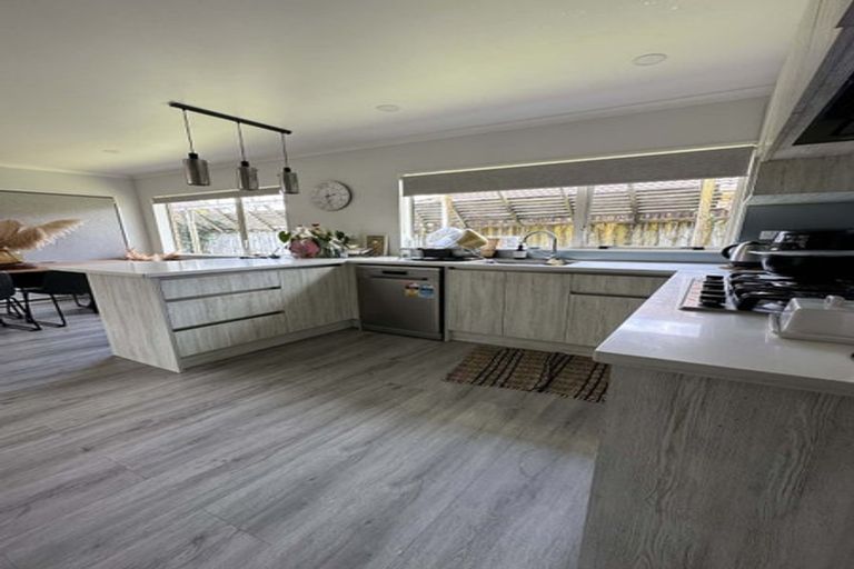 Photo of property in 3 Montilla Place, Manurewa, Auckland, 2102