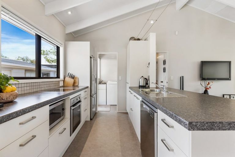 Photo of property in 16 Holland Close, Pauanui, Hikuai, 3579