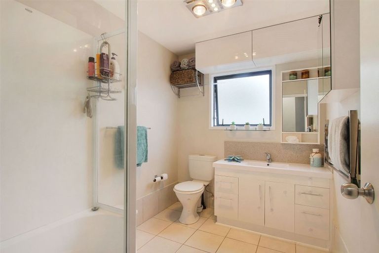 Photo of property in 3a Vela Place, Clarks Beach, 2122