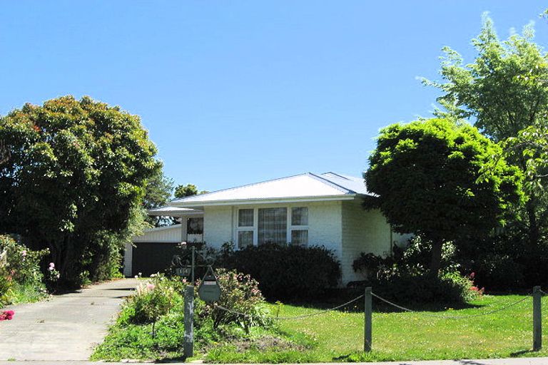 Photo of property in 14 Beatrice Place, Avonhead, Christchurch, 8042