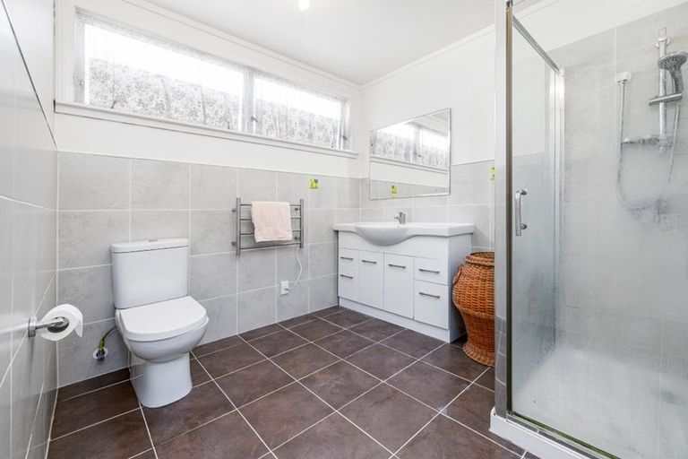 Photo of property in 71 Hutchinson Avenue, New Lynn, Auckland, 0600