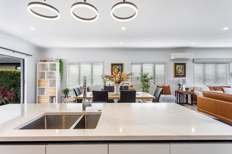 Photo of property in 54 Fruitlands Road, Kumeu, 0810