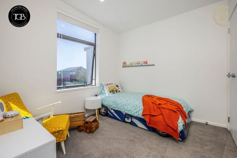 Photo of property in 17 Courage Road, Papakura, 2110