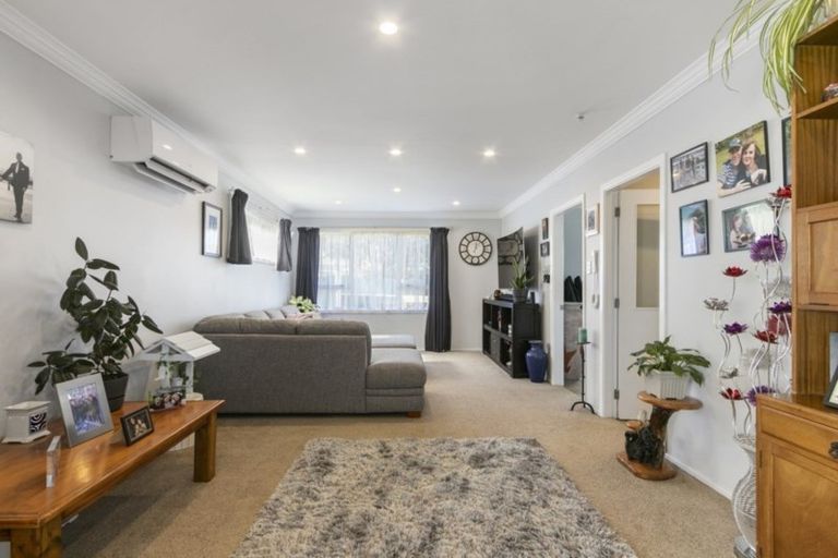 Photo of property in 15 Clematis Grove, Maungaraki, Lower Hutt, 5010