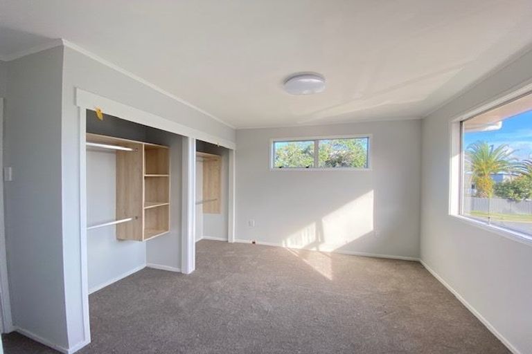 Photo of property in 75 Lewisham Street, Highland Park, Auckland, 2010