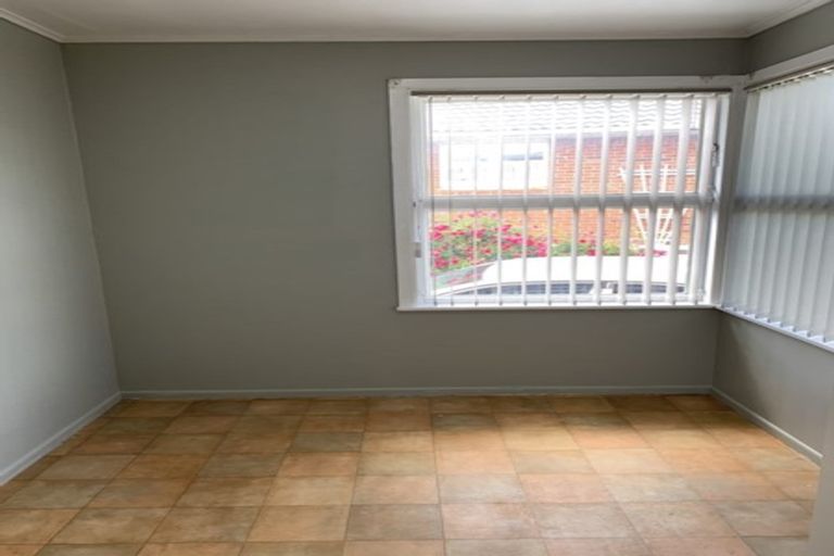 Photo of property in 26 Edinburgh Avenue, Rosehill, Papakura, 2113