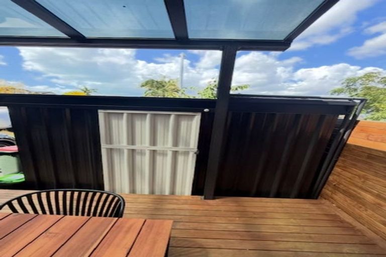 Photo of property in 2a Dianne Louise Drive, Half Moon Bay, Auckland, 2012