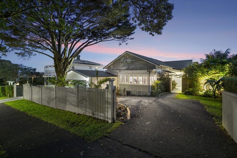 Photo of property in 1 Brett Avenue, Takapuna, Auckland, 0622