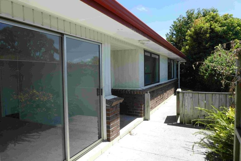 Photo of property in 206 Royal Road, Massey, Auckland, 0614