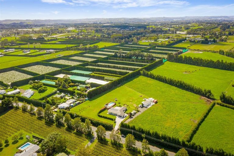 Photo of property in 773 Waitakere Road, Kumeu, 0891