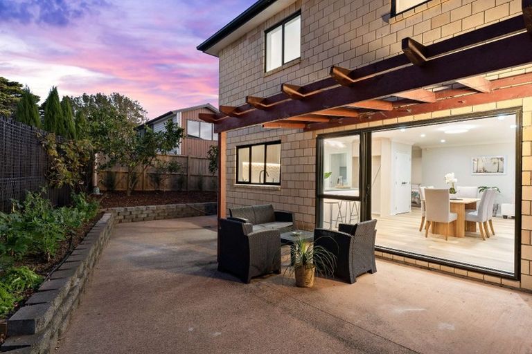 Photo of property in 305a Albany Highway, Rosedale, Auckland, 0632