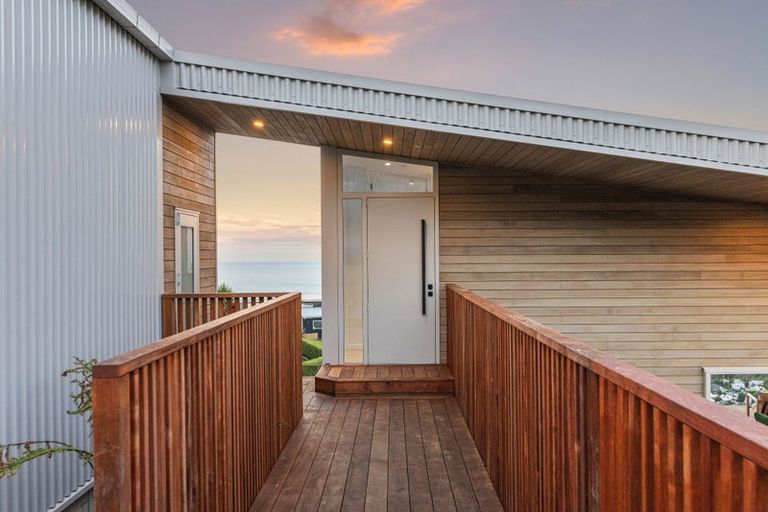 Photo of property in 1 Oxenhope Road, Richmond Hill, Christchurch, 8081