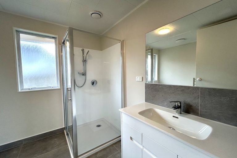 Photo of property in 2/127 Spinella Drive, Bayview, Auckland, 0629