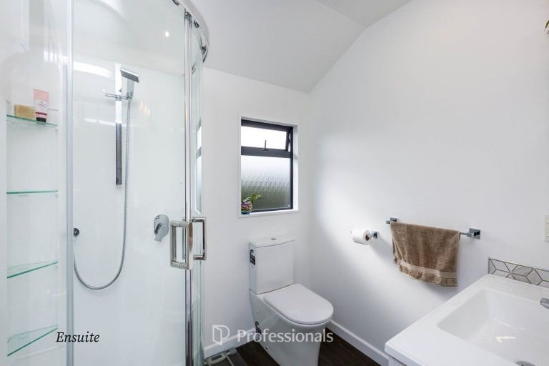 Photo of property in 28 Kirton Drive, Riverstone Terraces, Upper Hutt, 5018