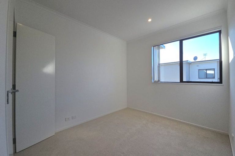 Photo of property in 32 Whenuapai Drive, Whenuapai, Auckland, 0618