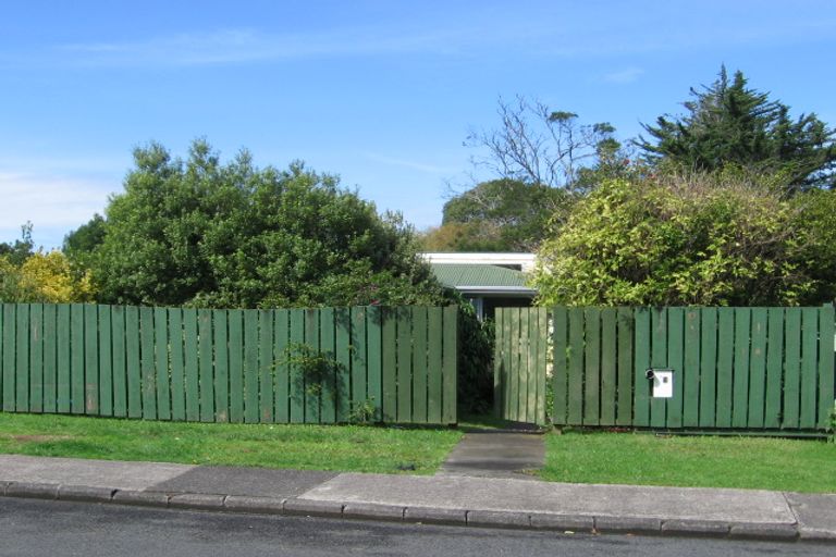 Photo of property in 19 Riverpark Crescent, Henderson, Auckland, 0610