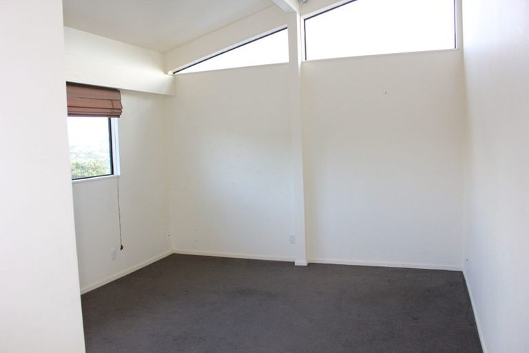 Photo of property in 9 Rangitane Street, Maupuia, Wellington, 6022