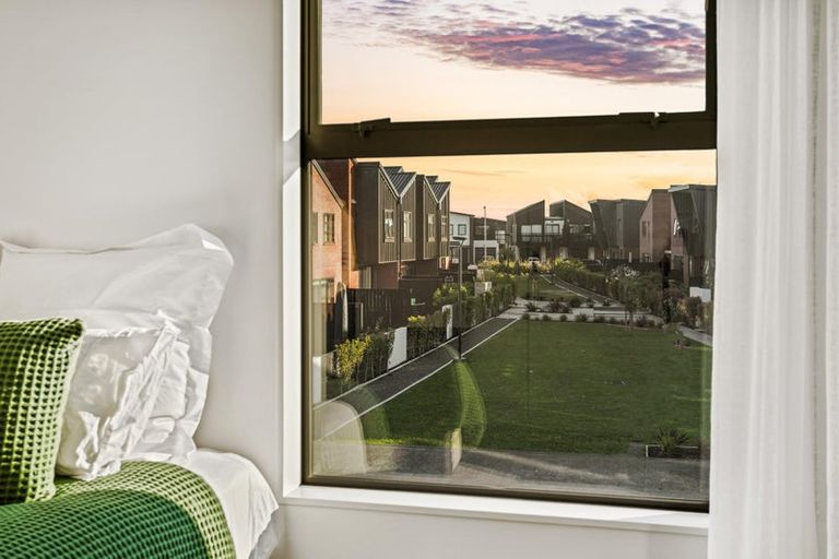 Photo of property in 33 Waka Moana Drive, Hobsonville, Auckland, 0616